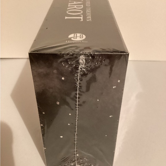 The Wild Unknown Tarot Deck & GuideBook - Picture 5 of 10